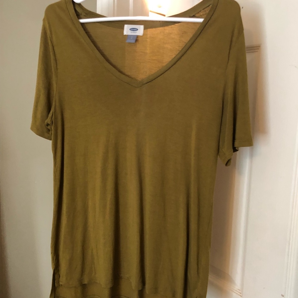 Old Navy olive green v-neck